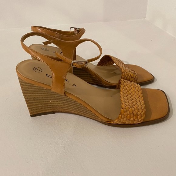 Fioni Womens Camel Wvn Vamp Wedge Size 7 - Picture 7 of 10